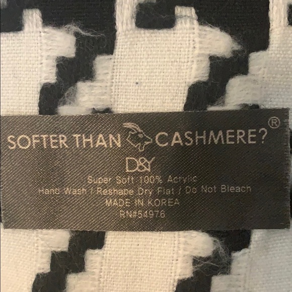 Houndstooth Wrap NWOT - Picture 6 of 6